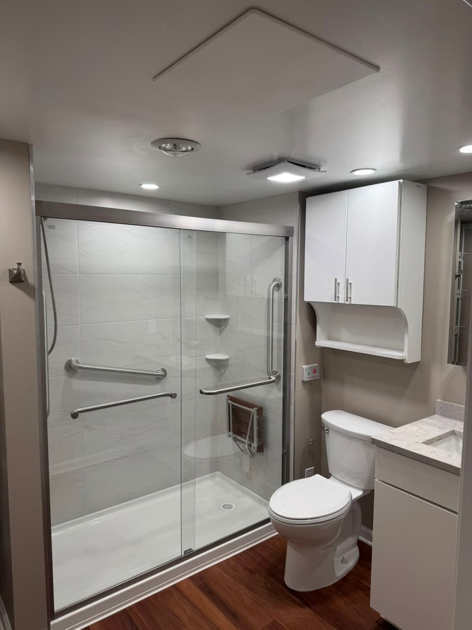 Baño terminado — detalle de acabados